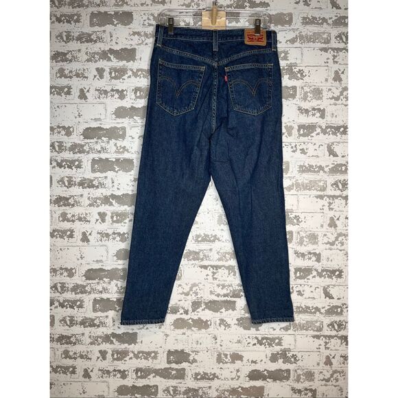 Levi’s | women high waisted mom jeans denim - Picture 7 of 8